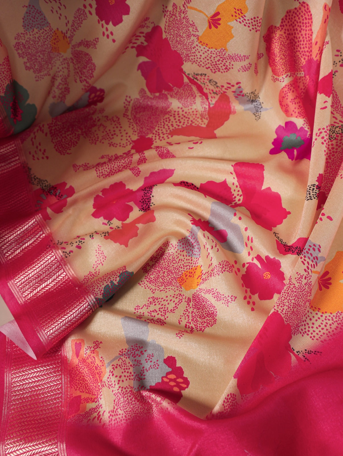 Latest Trendy Floral Sarees 1209 - Peach